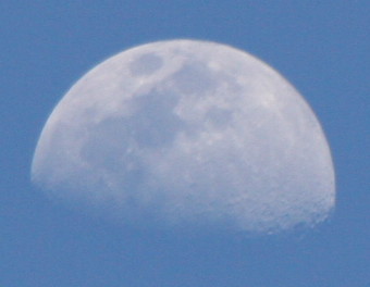 moon20040319.jpg